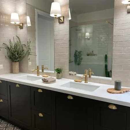 Oak Luxury Living