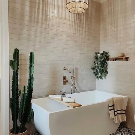 Oak Luxury Living